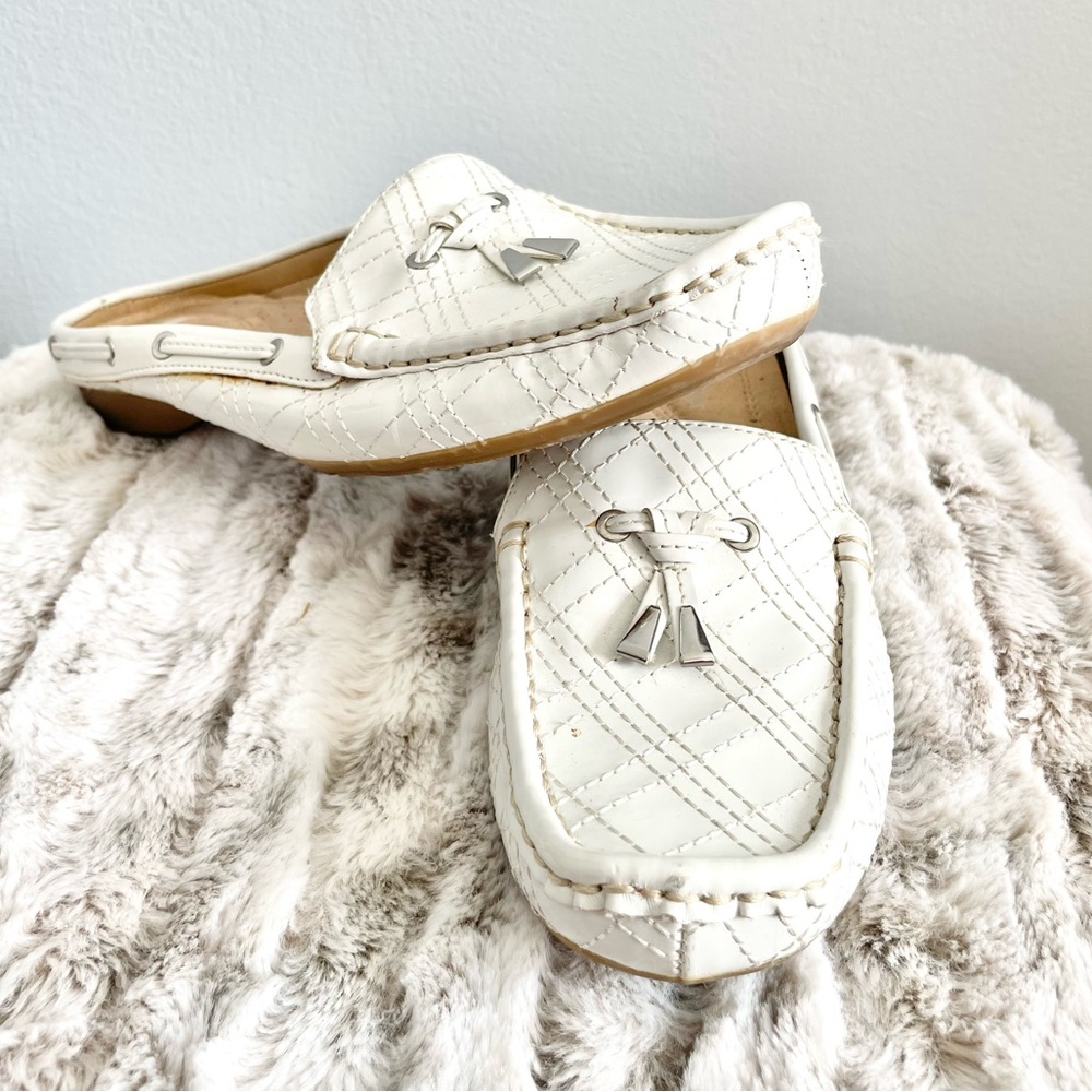 Women’s Naturalizer Mules Size 7.5